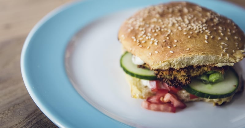 Le burger végétarien aux pois chiches qui bluffe même les carnivores
