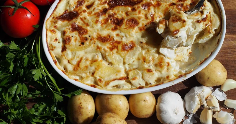 Gratin familial ou « gratin du pauvre » : quelle différence ?